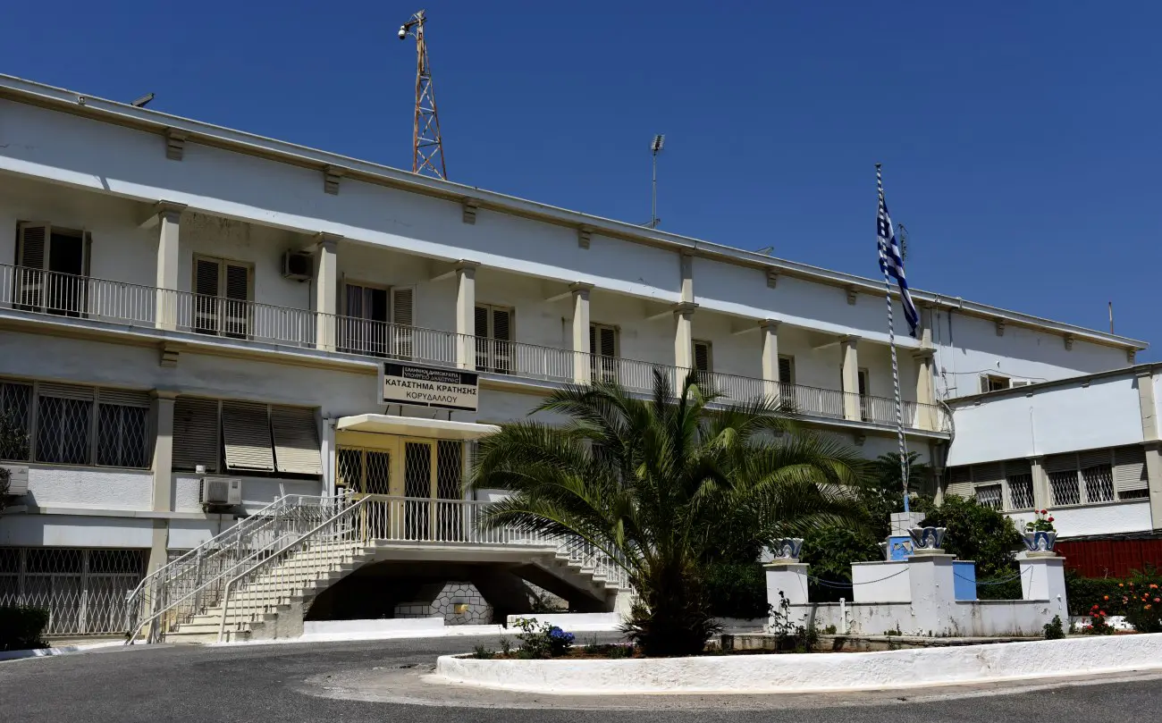 FYLAKES Drones στις φυλακές Κορυδαλλού – Καταγγελίες για ρίψη όπλων και ναρκωτικών