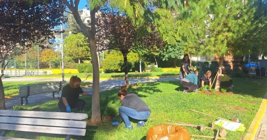 fyteuseis Πάρκο Καρπάθου Κερατσίνι δενδροφύτευση Φυτεύουμε στη Γειτονιά