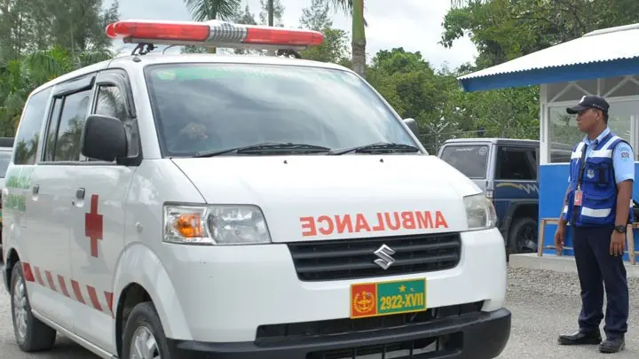 w07-104153AMBULANCEINDONESIA έκρηξη τζαμί Τζακάρτα