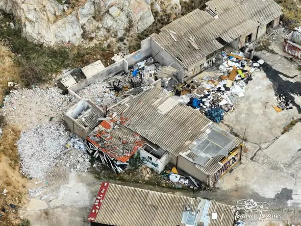 default ελενίτ από αμιαντοτσιμέντο δίπλα στο 5ο Δημοτικό Κορυδαλλού