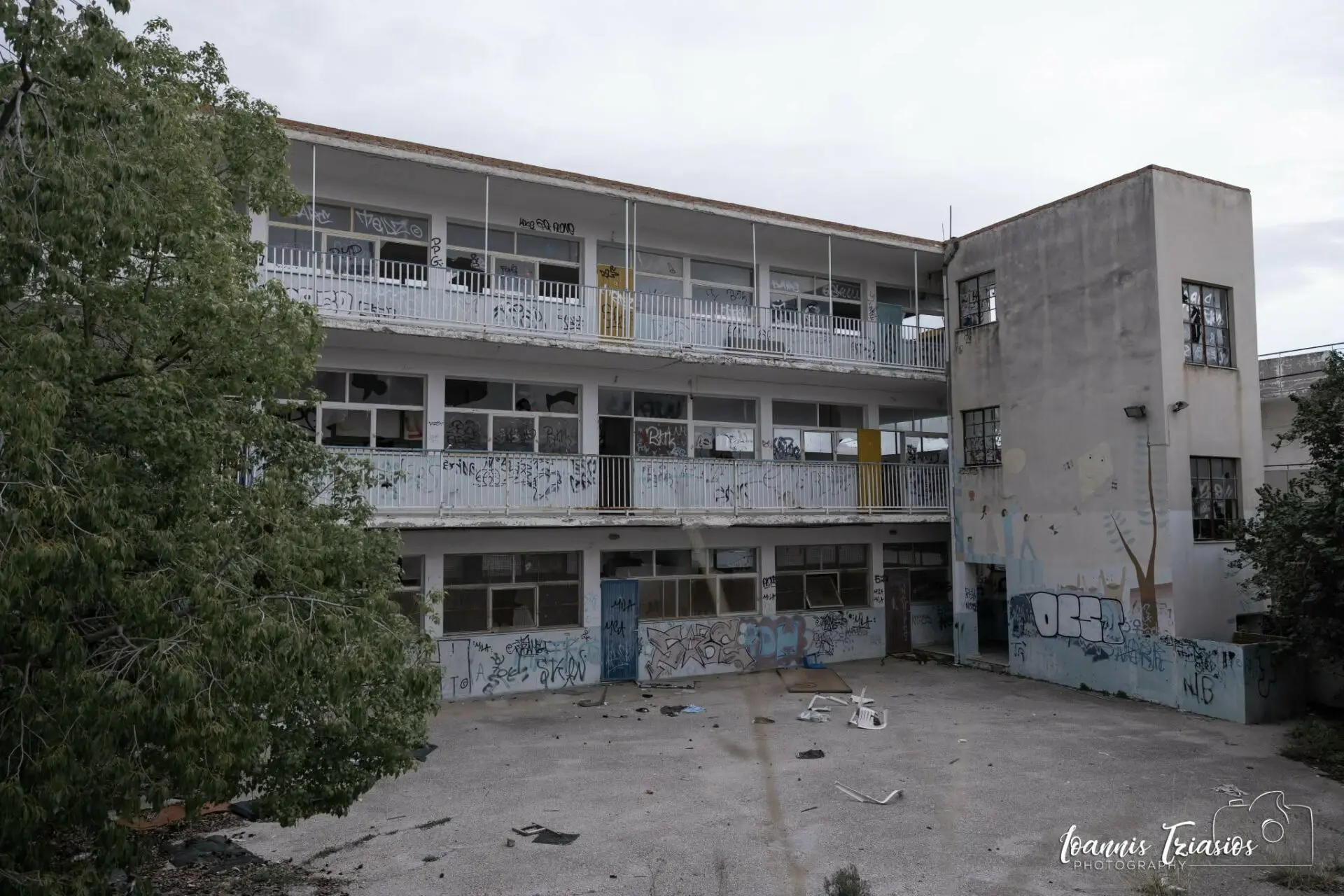 παλιό 12ο Δημοτικό Κορυδαλλού εγκαταλελειμμένο κτίριο