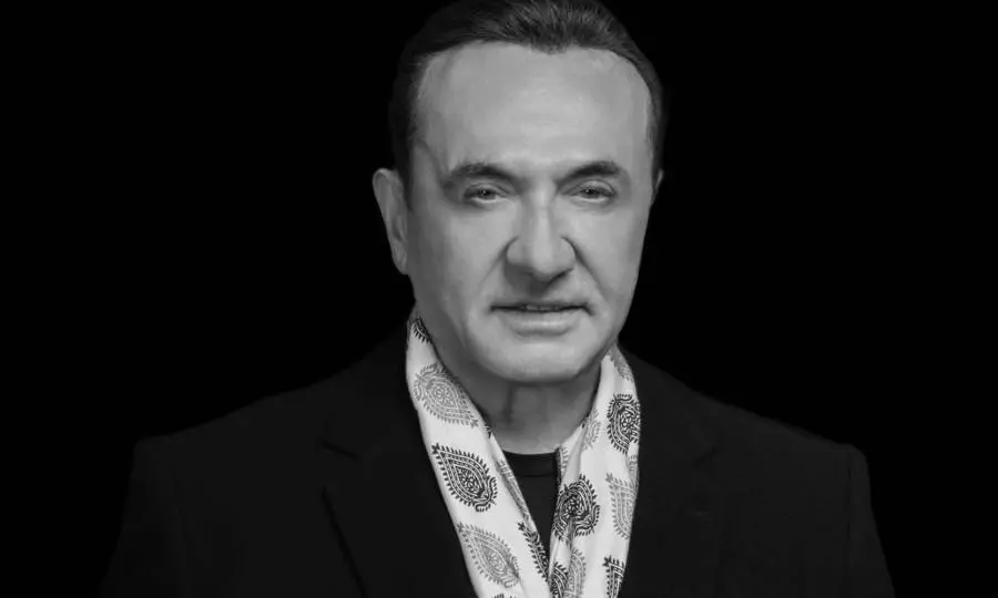 leyteris-pantazis-kai-pernaei-kala-sto-neo-toy-moysiko-moto-poy-egine-viral-sta-social-media-kai-saronei-sta-clubs-vinteo