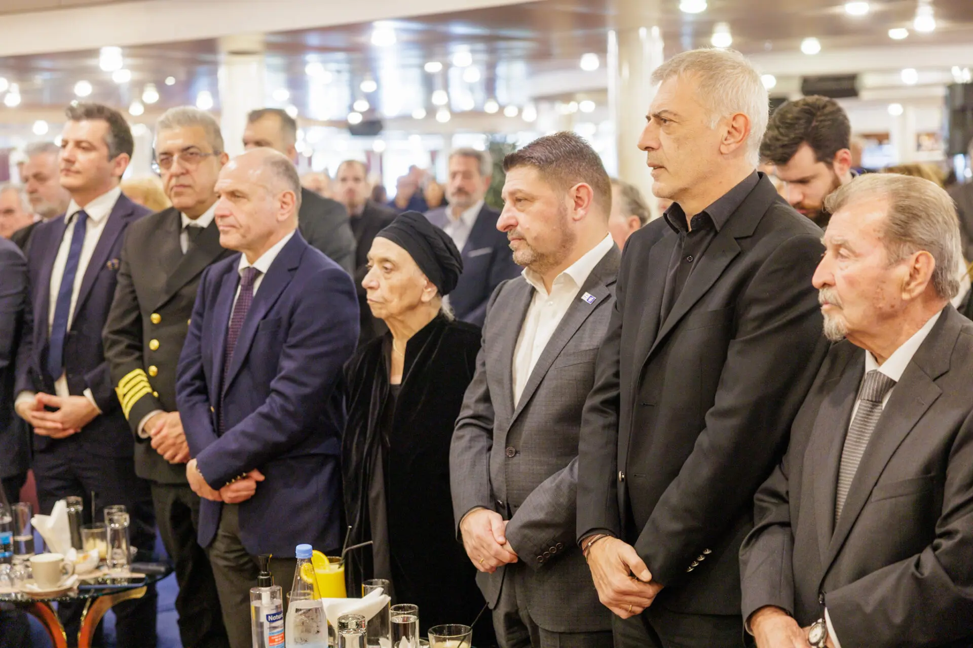 4C5A8022 Ο Δήμαρχος Πειραιά Γιάννης Μώραλης στην κοπή πίτας της Παγκρητίου Ενώσεως στο λιμάνι Πειραιά