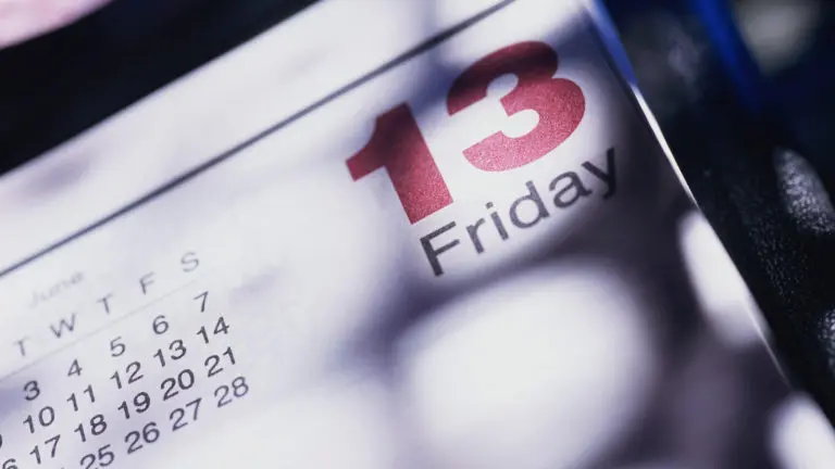 Friday13-768x432 Ημερολόγιο που δείχνει Παρασκευή και 13 με αναφορά στη δεισιδαιμονία και τον φόβο Paraskavedekatriaphobia
