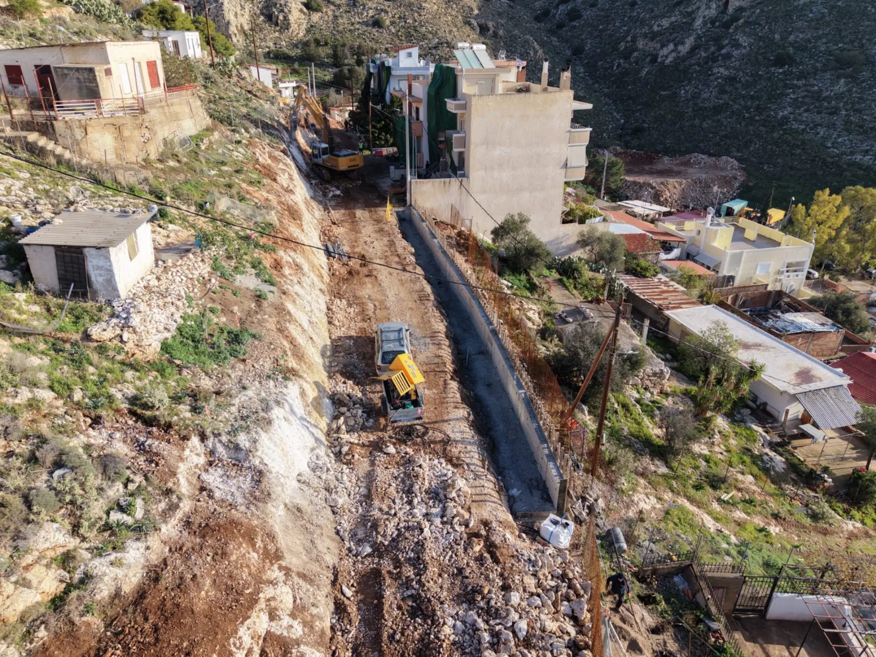 areopoleos Εργασίες διάνοιξης στη Λεωφόρο Αρεοπόλεως στο Πέραμα για νέα έξοδο διαφυγής