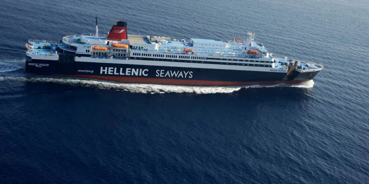 Πλοίο της Attica Group στο λιμάνι της Σερίφου με νέα σύνδεση Πειραιάς – Ηράκλειο