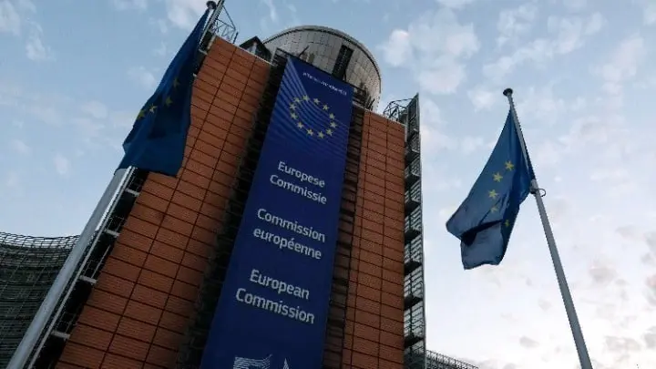 w09-173120w16182111w15145949w22160641w24173427EUCommissionheadquarters21325516 Η Ευρωπαϊκή Επιτροπή απαγορεύει την καταστροφή απούλητων ρούχων και παπουτσιών από 19 Ιουλίου