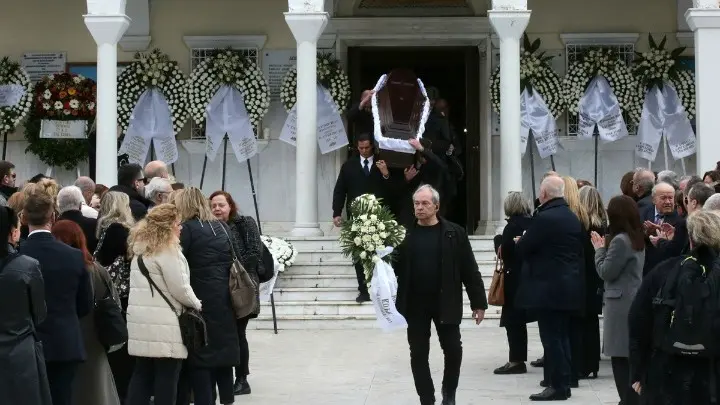 w27-14455831510191 Η δημοσιογράφος Αντιγόνη Πανέλλη σε κοινοβουλευτικό ρεπορτάζ