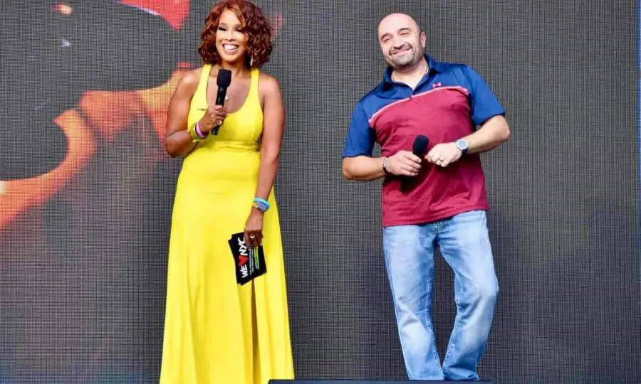 giannis-galanopoylos-ta-3-2-ekatommyria-hot-dog-i-opra-goyinfrei-kai-i-kantina-thrylos-tis-times-square