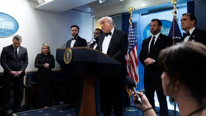 w26-71915pressconf ένοπλος Τραμπ δεξίωση Ουάσινγκτον Secret Service
