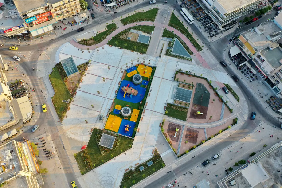 DJI_0009-scaled-e1608582839476 κλοπές κράνη μηχανάκια πλατεία Ελευθερίας Πειραιάς