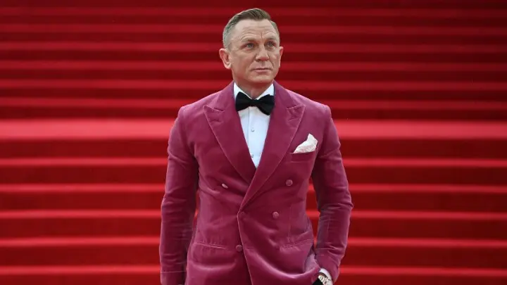 νέος James Bond