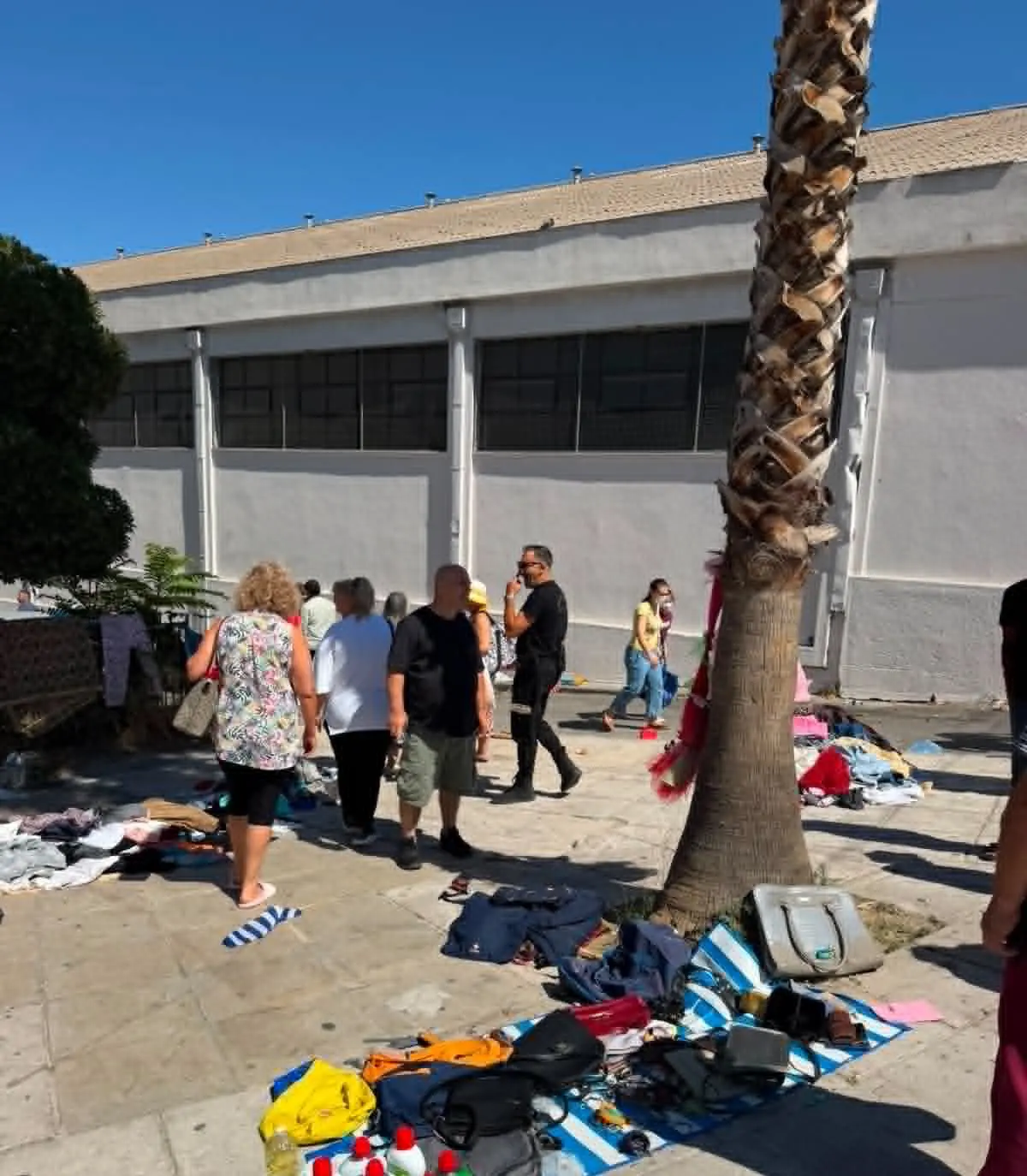 Δύο τόνοι παράνομων προϊόντων κατασχέθηκαν στο παζάρι του Πειραιά – Μώραλης: «Να επανεξετάσουμε αν το Κυριακάτικο παζάρι τελικά ωφελεί ή ζημιώνει»