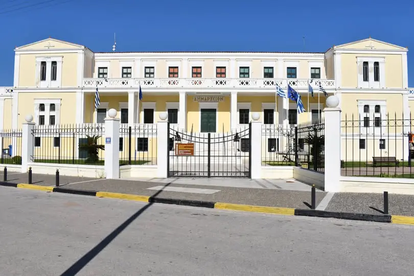 salamina-dimarxio1 «Ποιος αποφασίζει τελικά;»: Καταγγελία-βόμβα δημοτικού συμβούλου Σαλαμίνας για αιτήματα πολιτών «στο συρτάρι»