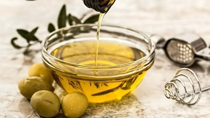 w14-132724w25114915w31190744w17110744oliveoil800 Καθηγητής του Yale αποκαλύπτει: Τι κάνει το εξαιρετικό παρθένο ελαιόλαδο στο μικροβίωμα και τον διαβήτη