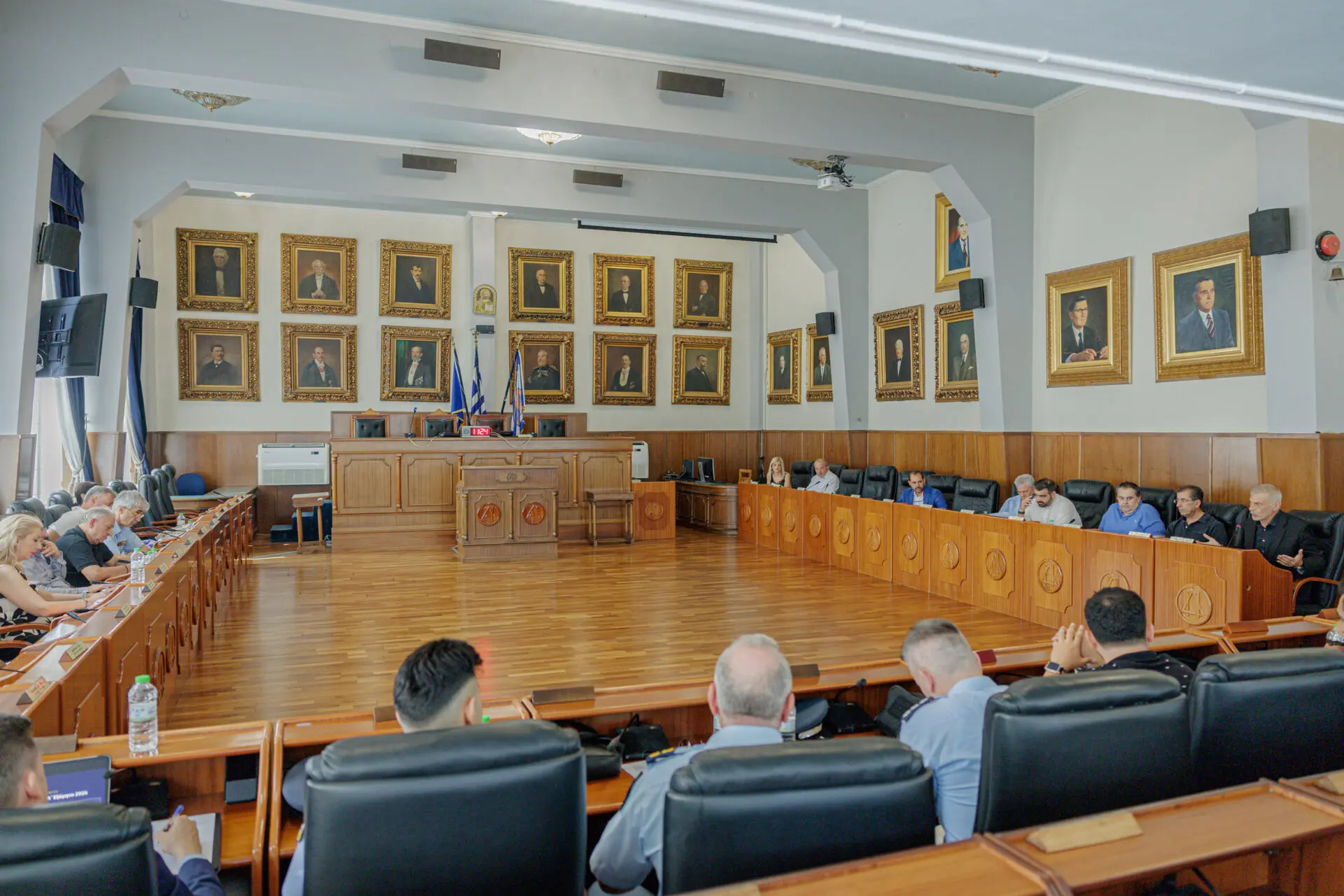 1626 Πειραιάς: Μπαίνει «φρένο» στο κυκλοφοριακό χάος και την παραβατικότητα – Κοινό μέτωπο Μώραλη και ΕΛ.ΑΣ.