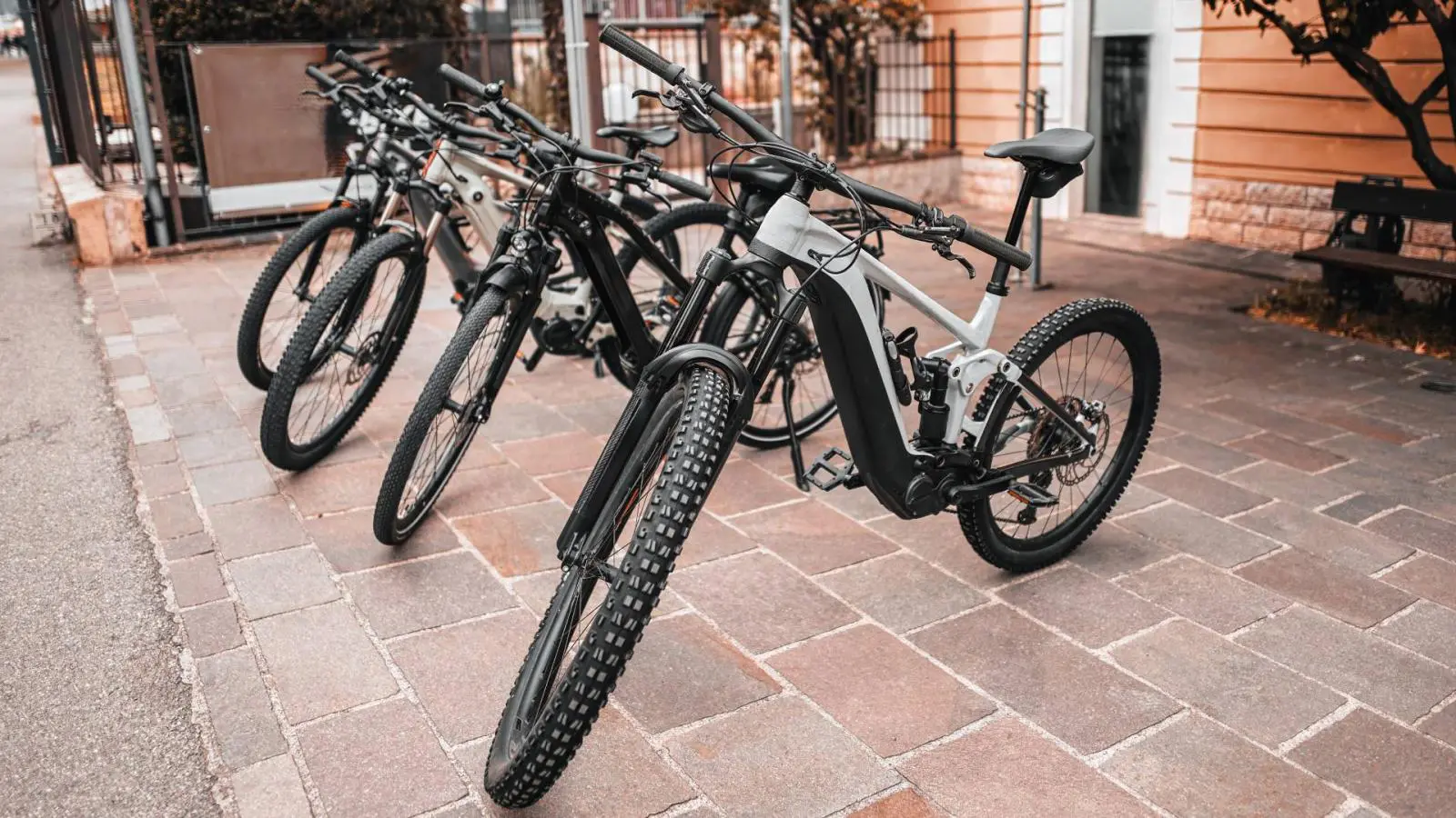 electric bikes 4 Πειραιάς: Δημοπρασία για 2.260 αζήτητα ηλεκτρικά ποδήλατα στις 24/7