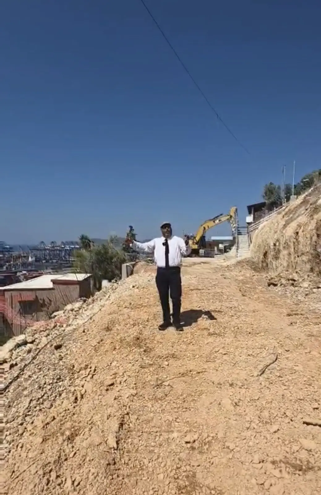 perama Πέραμα: Εκεί που υπήρχαν μόνο σκαλάκια, τώρα «πατούν» σε λεωφόρο – Η μεταμόρφωση που δικαιώνει τους κατοίκους