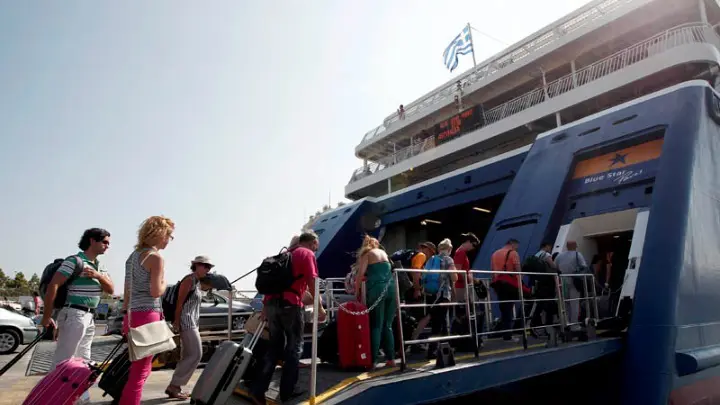 w25-82843limaniPeiraiatouristes έξοδος αδειούχων λιμάνια Αττικής