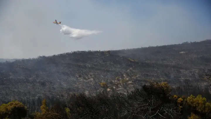 w04-735323 Όλη η εικόνα του πύρινου μετώπου