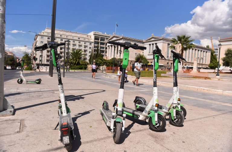 ηλεκτρικά πατίνια στην Αθήνα – νέος κανονισμός κυκλοφορίας και στάθμευσης
