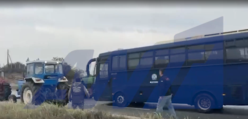 Κλούβα ΜΑΤ σε επεισόδια στον Λευκώνα