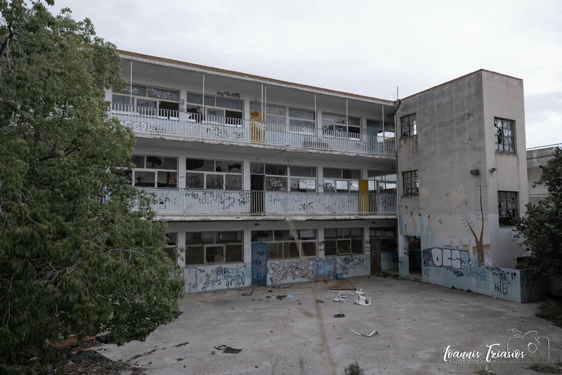 παλιό 12ο Δημοτικό Κορυδαλλού εγκαταλελειμμένο κτίριο