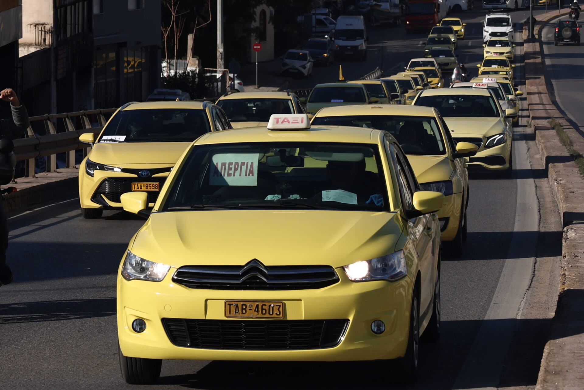 απεργία και πορεία ταξί στην Αθήνα