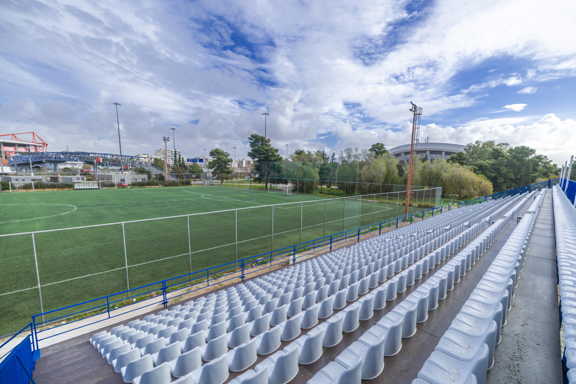Γήπεδο 11x11 ΣΕΦ Πειραιά – νέα κερκίδα 1500 θέσεων και σύγχρονα αποχωρητήρια