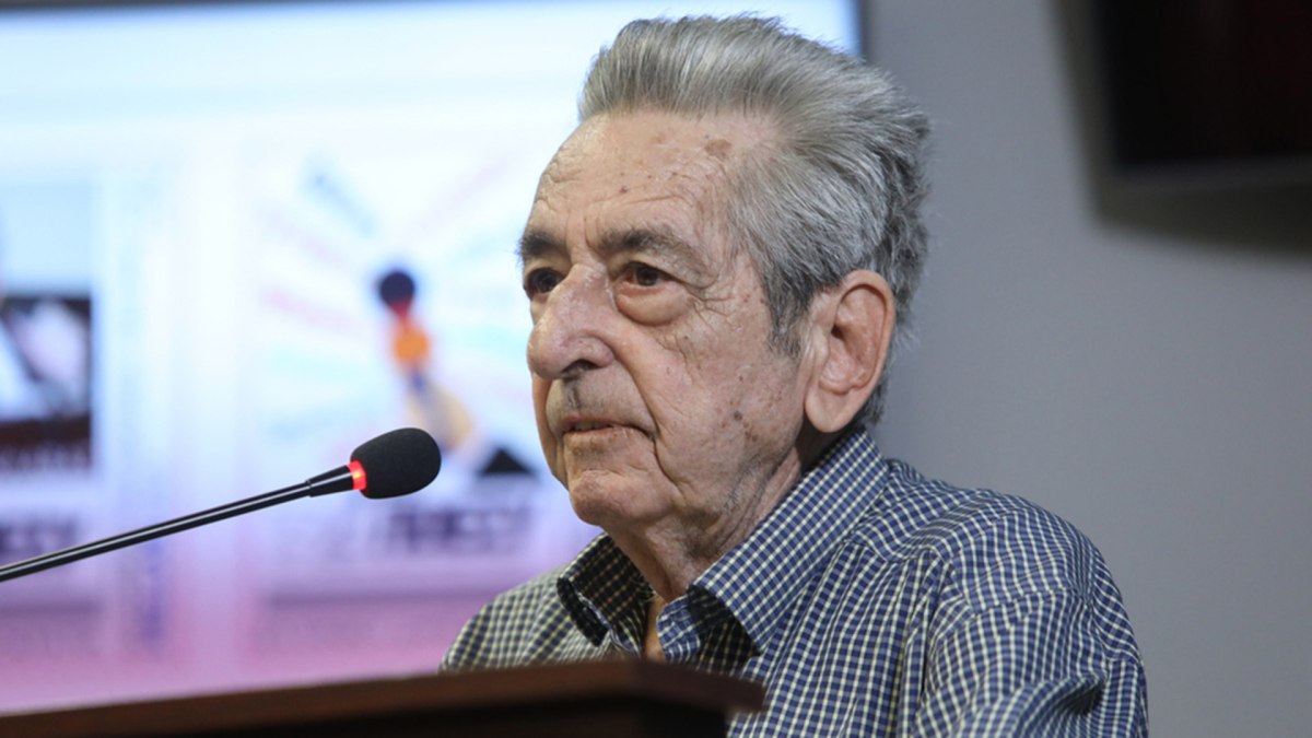 Ο δημοσιογράφος και πρώην Πρόεδρος της ΕΣΗΕΑ Αριστείδης Μανωλάκος που έφυγε από τη ζωή σε ηλικία 88 ετών