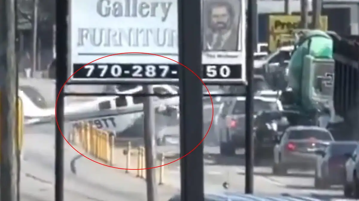 Αναγκαστική προσγείωση αεροσκάφους σε δρόμο στη Τζόρτζια των ΗΠΑ