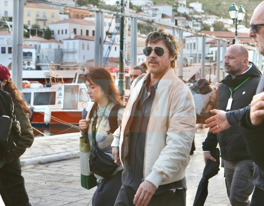 Μπραντ Πιτ στην Ύδρα στο λιμάνι κατά τη διάρκεια γυρισμάτων