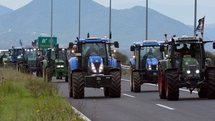 Αγροτικά μπλόκα – αγρότες με τρακτέρ ετοιμάζουν κινητοποίηση στην Αθήνα