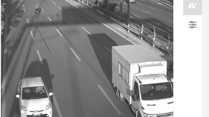 Κάμερα ελέγχου ταχύτητας σε κεντρικό δρόμο της Αθήνας για παραβάσεις ΚΟΚ