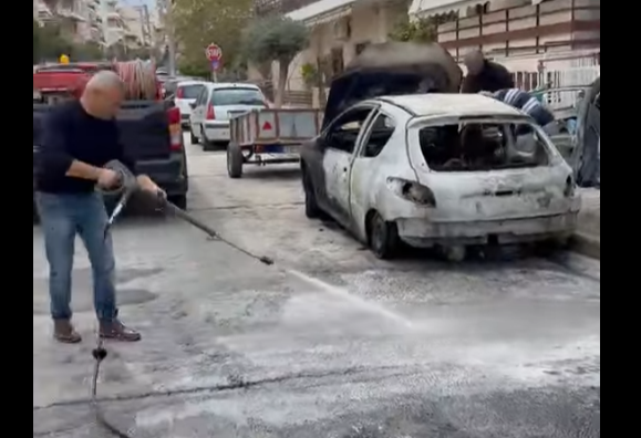 Πέραμα φωτιά αυτοκίνητα αντιδήμαρχος μάνικα