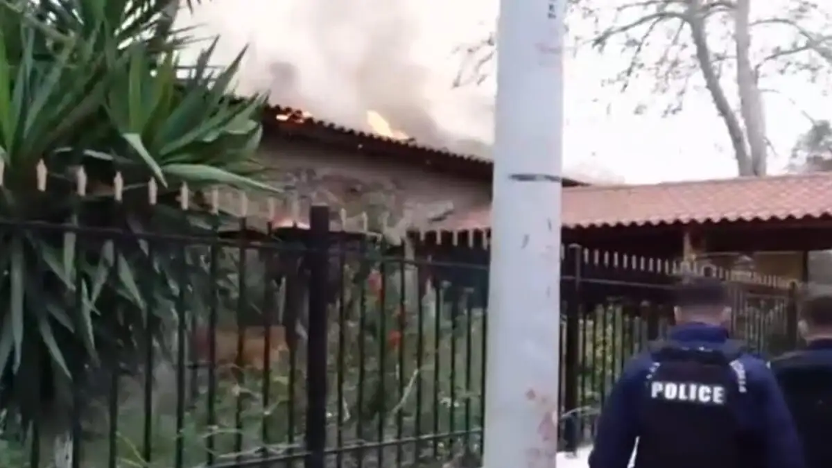 φωτιά εκκλησία Λιοσίων στέγη κατάρρευση