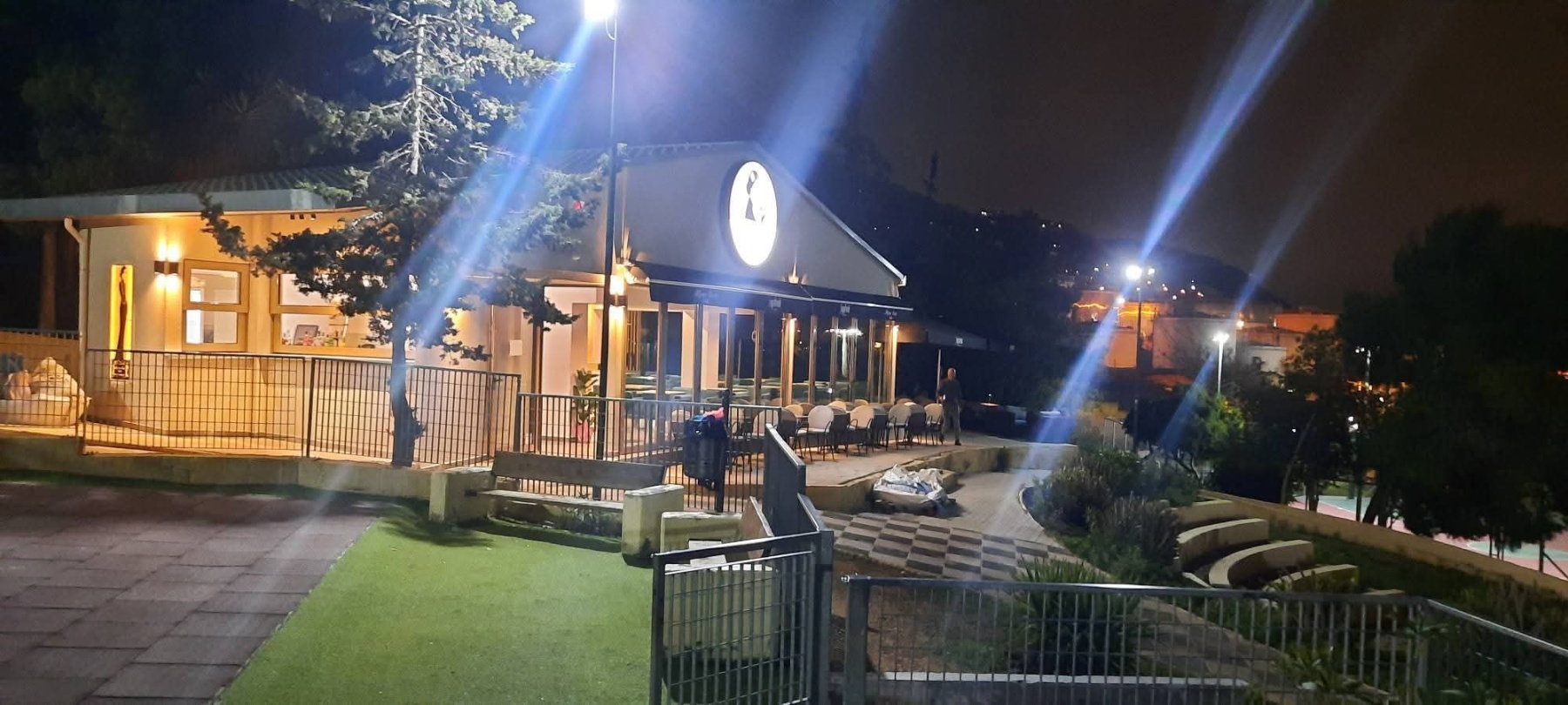 εγκαίνια αναψυκτήριο Πέραμα Μαγγίρα Αμπαζής