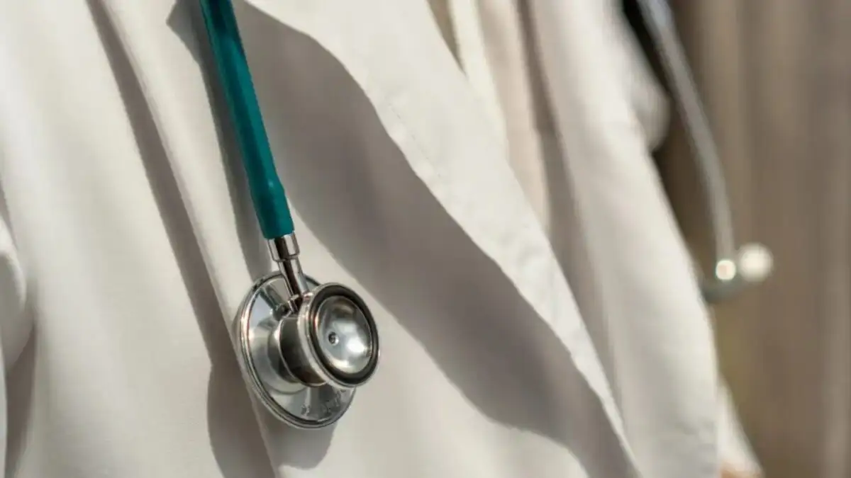 παραπομπές σε ειδικούς γιατρούς σύστημα υγείας