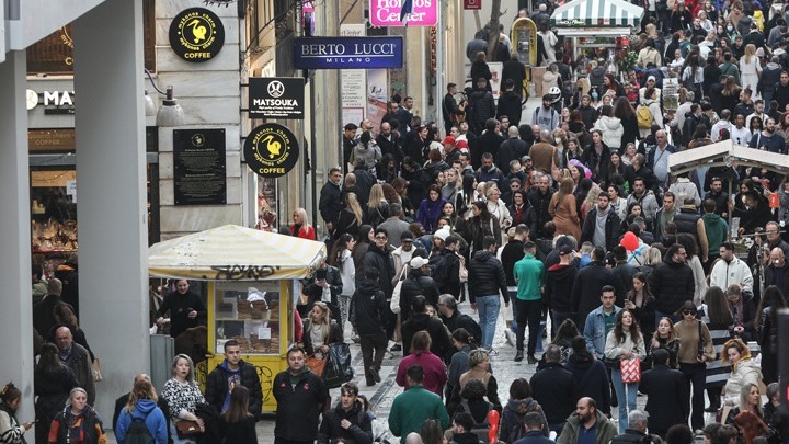 ΕΛΣΤΑΤ διαθέσιμο εισόδημα νοικοκυριά 2025 αύξηση