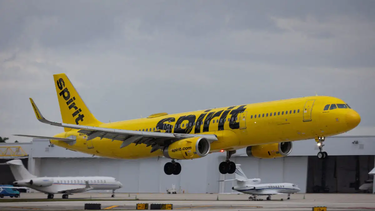 Spirit Airlines κλείσιμο καύσιμα Ιράν