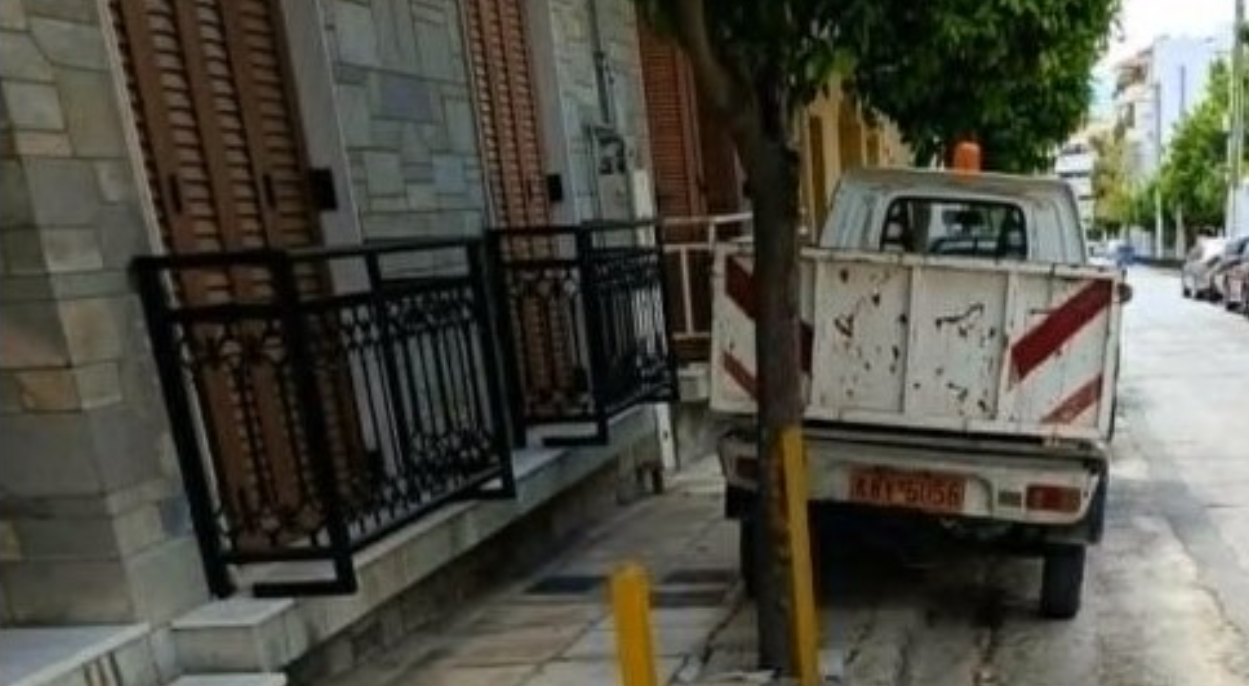 Screenshot_31 Δήμος Κορυδαλλού παράνομη στάθμευση πεζοδρόμιο ΑμεΑ