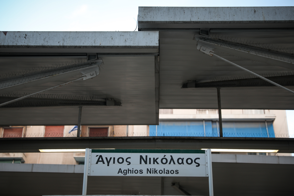 Γραμμή 1 μετρό υπέρβαση αποβάθρας Άγιος Νικόλαος