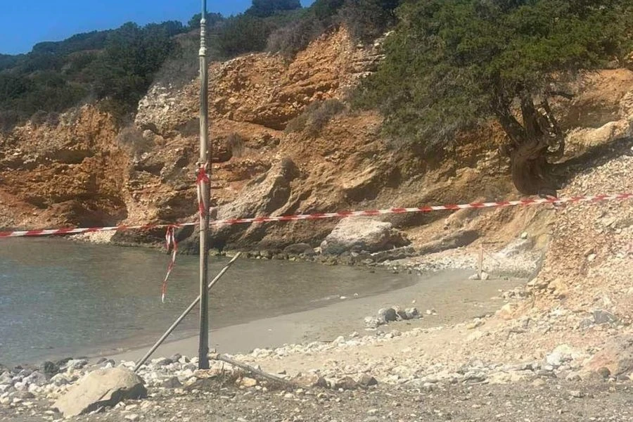 Κρήτη: Εξάρτημα πυραύλου ξεβράστηκε σε παραλία του Αγίου Νικολάου – Απέκλεισαν την ακτή
