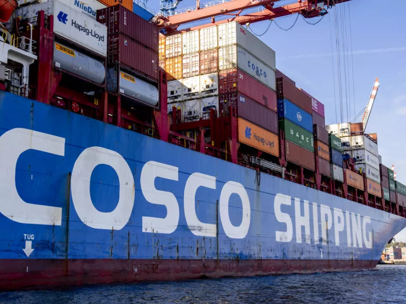 Πειραιάς: Η «χαραμάδα αισιοδοξίας» για τη Cosco και ο ρόλος του Σουέζ στην ανάκαμψη
