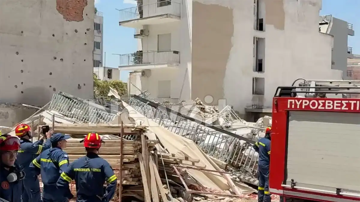 Κατάρρευση πολυκατοικίας στα Πετράλωνα: Αγνοείται γυναίκα, επιχείρηση της ΕΜΑΚ