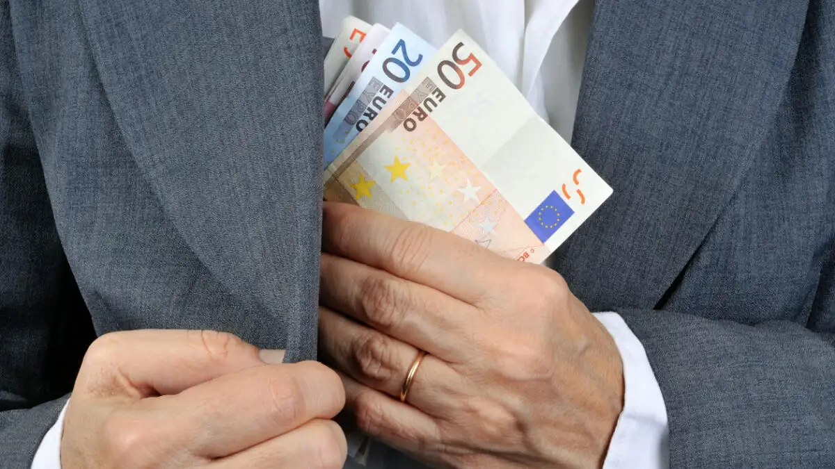 istock-993398070-1200x675 επίδομα αδείας 2026 υπολογισμός