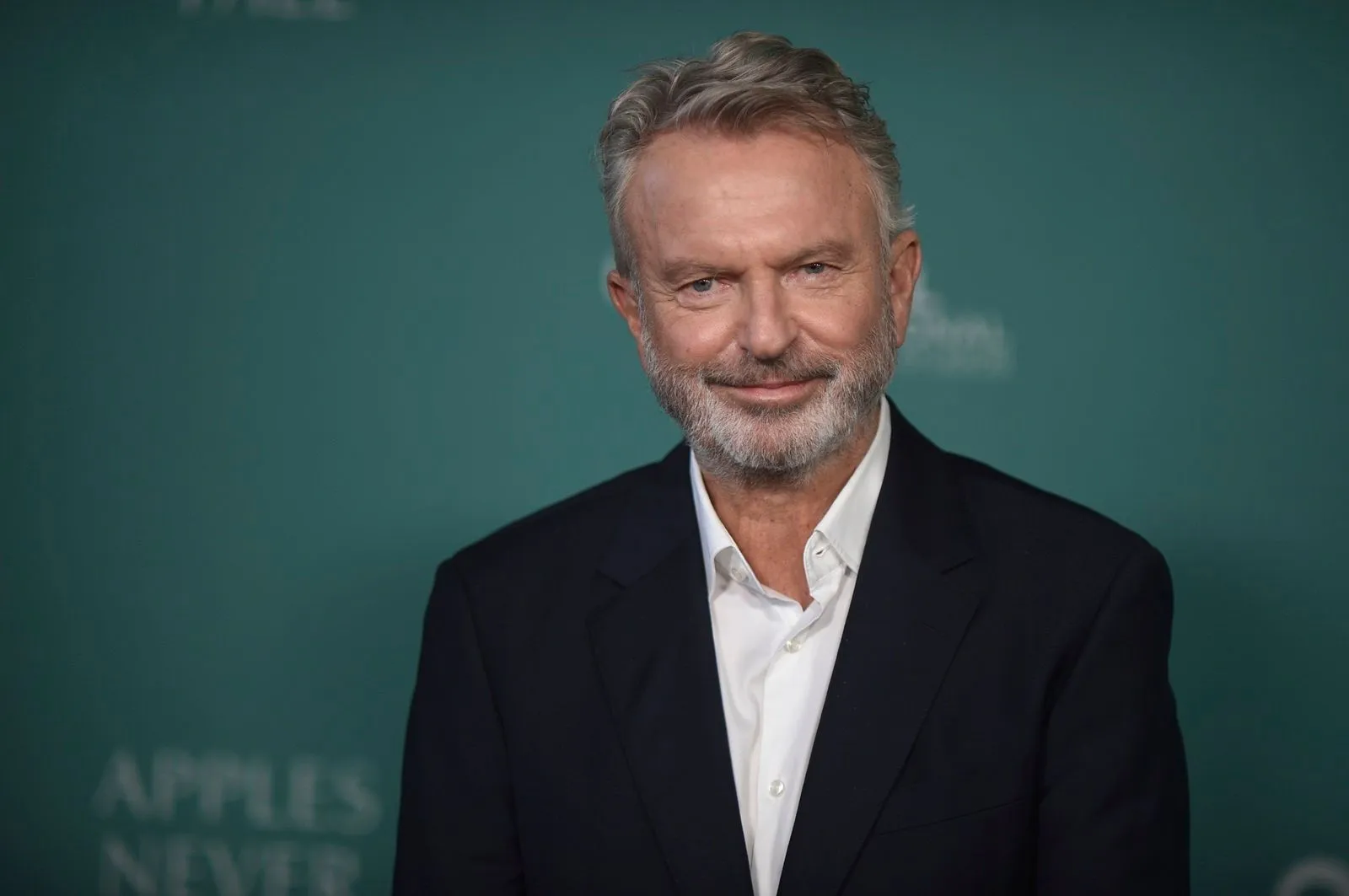 samnil-full Πέθανε ο Σαμ Νιλ (Sam Neill) σε ηλικία 78 ετών - Θλίψη για τον σταρ του Jurassic Park