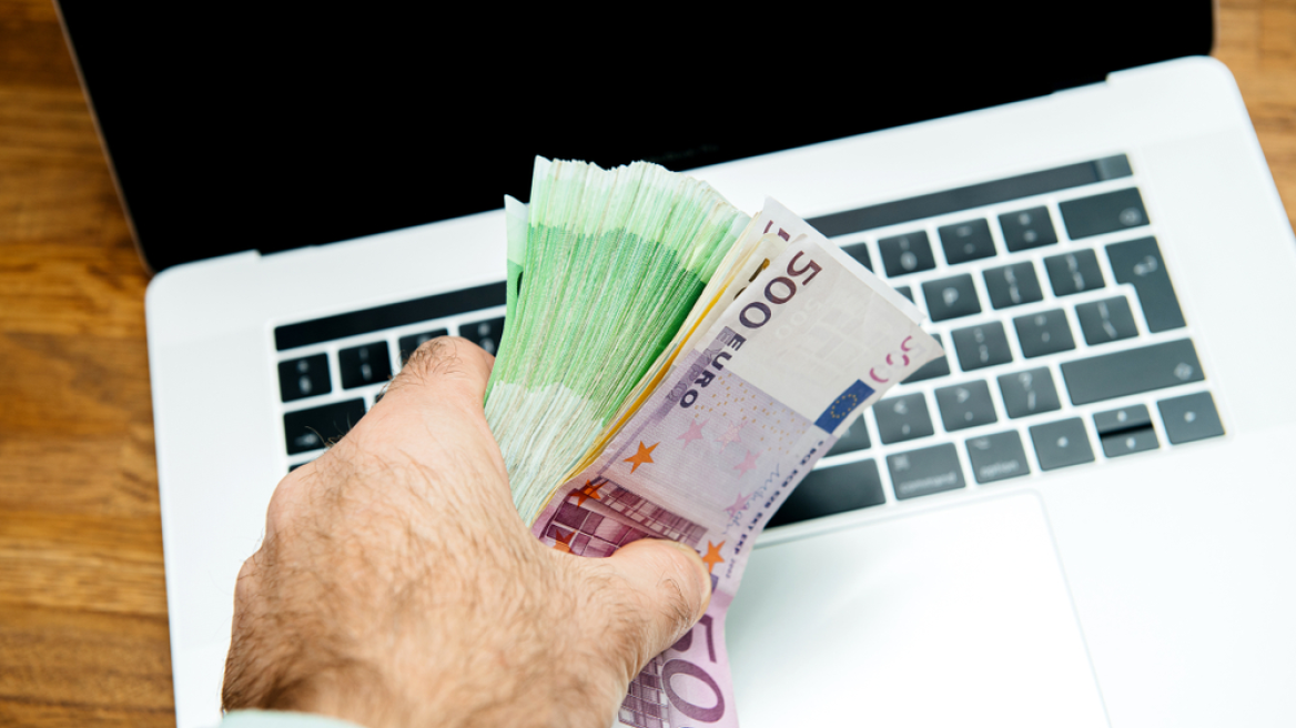 scam_euros Απάτη «καρουζέλ» ΦΠΑ: Δέσμευση 5,4 εκατ. σε crypto στην Αττική