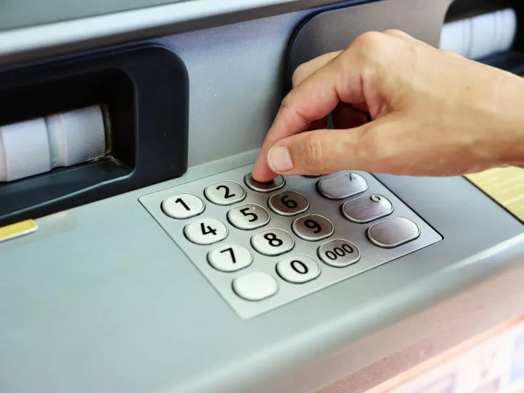 atm-4.jpg ΕΟΠΥΥ: Έως 900 ευρώ επίδομα για ακουστικά βαρηκοΐας