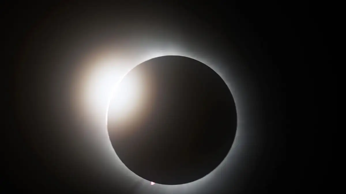 solar-eclipse-1200x675 ολική έκλειψη Ηλίου
